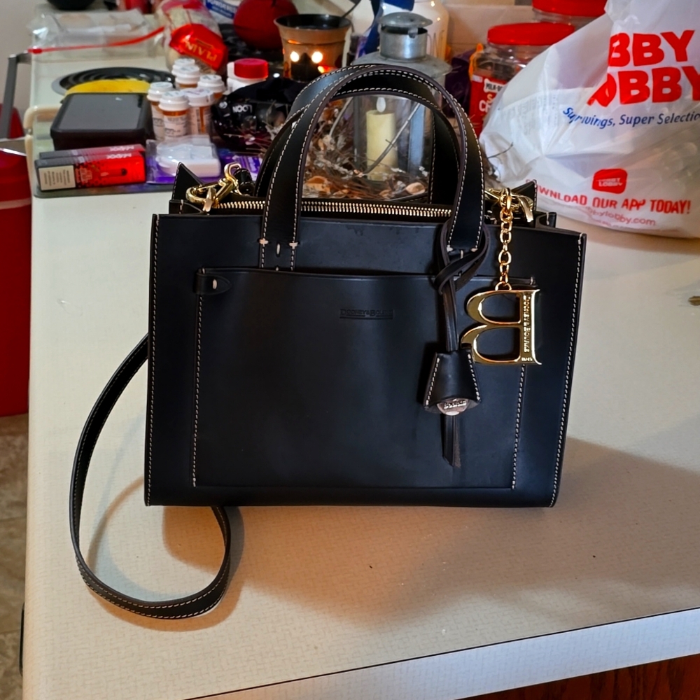 DOONE & BOURKE Black Leather Purse NEW!